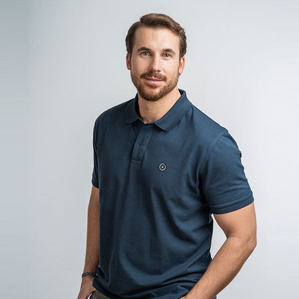 Polo-Shirt mit hochwertiger Stickerei - Blau